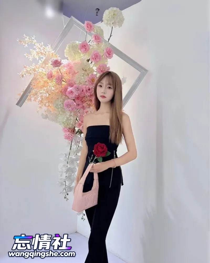 不能错过的极品高颜值女神级别美女白金泄密资源合集八…【141V/258P/7.5G/PIKPAK】