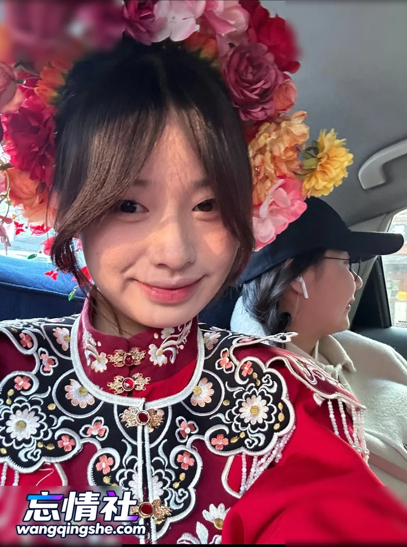 【原档无水印】黄条纹床单上被后入时屁股被打得通红，…【PIKPAK】