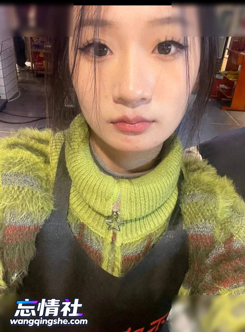 【原档无水印】这个少妇长相漂亮气质出众，身材丰满性…【11V/9P/2.1G/PIKPAK】