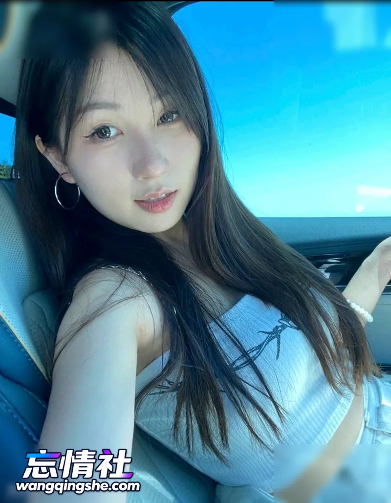 【原档无水印】全裸长发妹子女上位疯狂摇着屁股骑乘，…【PIKPAK】