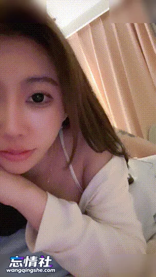 绿播下海！顶级身材食品级美脚~【莫西莫西】全裸骚舞！爽~【3V/3.2G/PIKPAK】