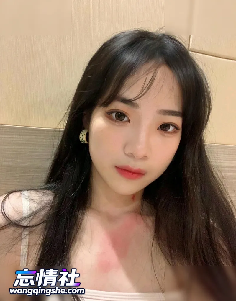 【原档无水印】台州气质OL写真高冷，回家肉丝母狗蹲镜子…【10V/57P/245M/PIKPAK】