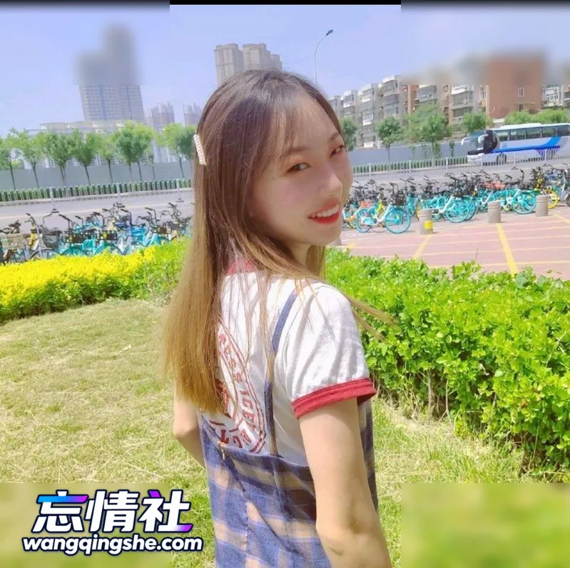 【原档无水印】师范学校极度反差女大不雅流出，无套口…【8V/5P/2G/PIKPAK】