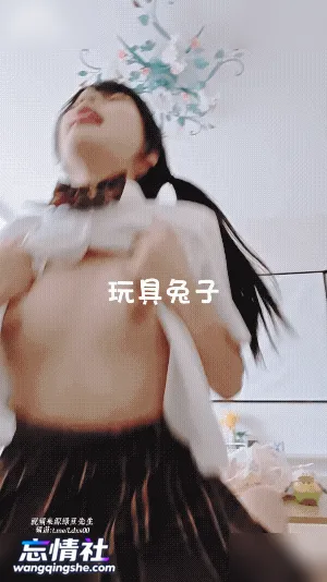 咬人兔兔 2.18号 幼犬萝莉【合法萝莉】早期黑宫大神亲调…..【2V/421M/PIKPAK】
