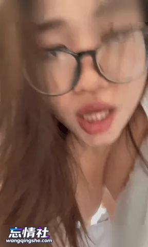 【原档无水泄密】眼镜微胖反差妹跟男友的做爱视频分手…【47V/38P/813M/PIKPAK】