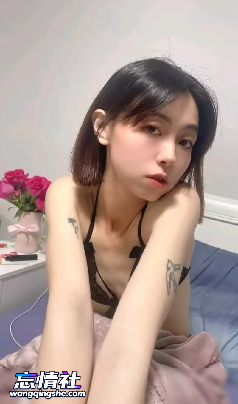 【原档无水印】悉尼大学留学生，和男友做爱舔JB舔的飞起…【42V/65P/344M/PIKPAK】