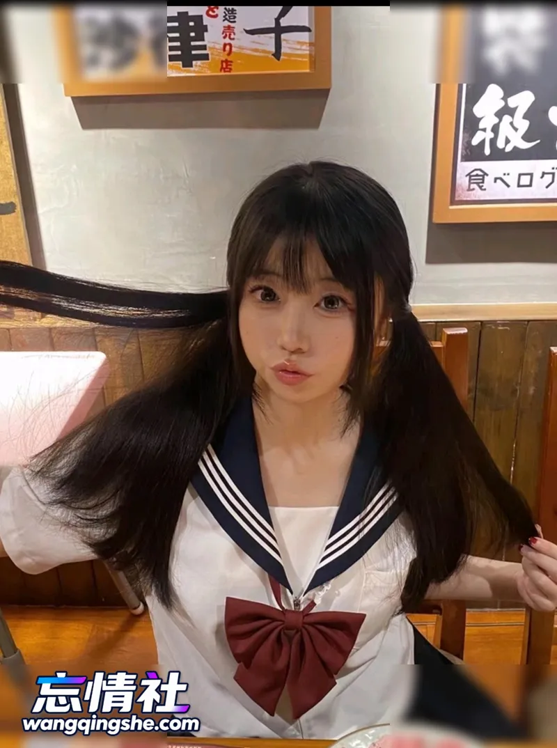 【原档无水印】长发刘海妹晚上酒店穿学生白衬衫+格子裙…【30V/6P/PIKPAK】