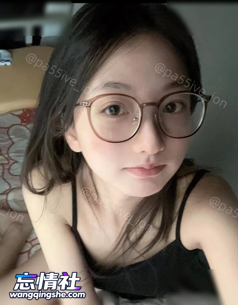 反差萌妹【用户妹妹】大尺度门槛私拍视图  pikpak【31V/11P/185M/PIKPAK】