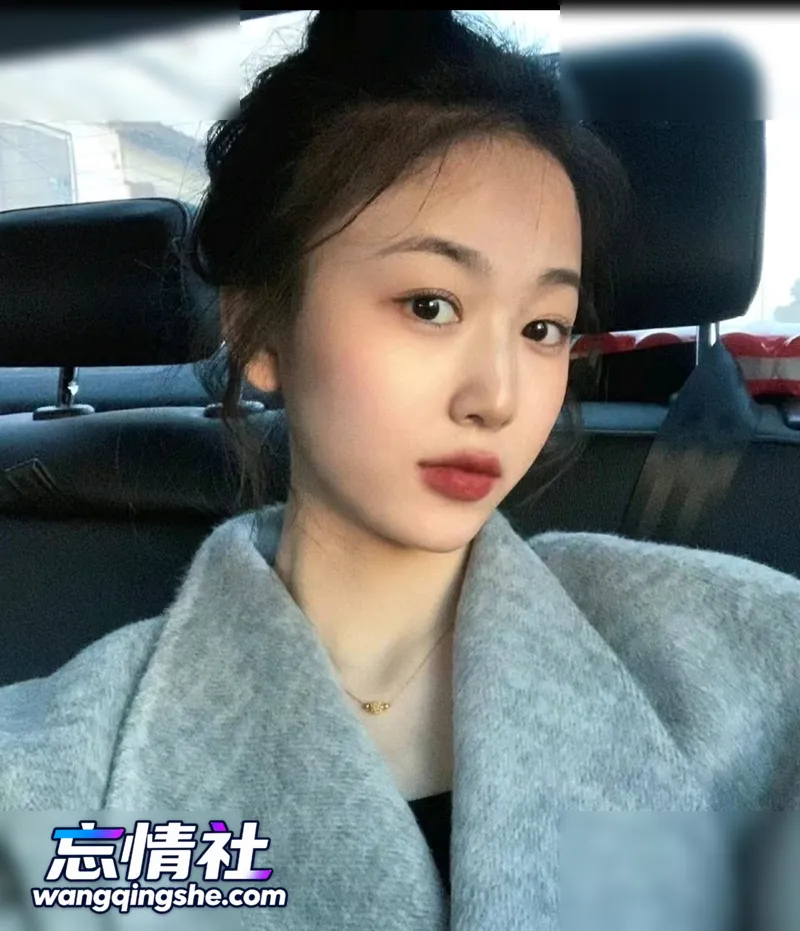 【原档无水印】浙江反差金发女流出，换了个头发颜色犹…【5V/2P/642M/PIKPAK】