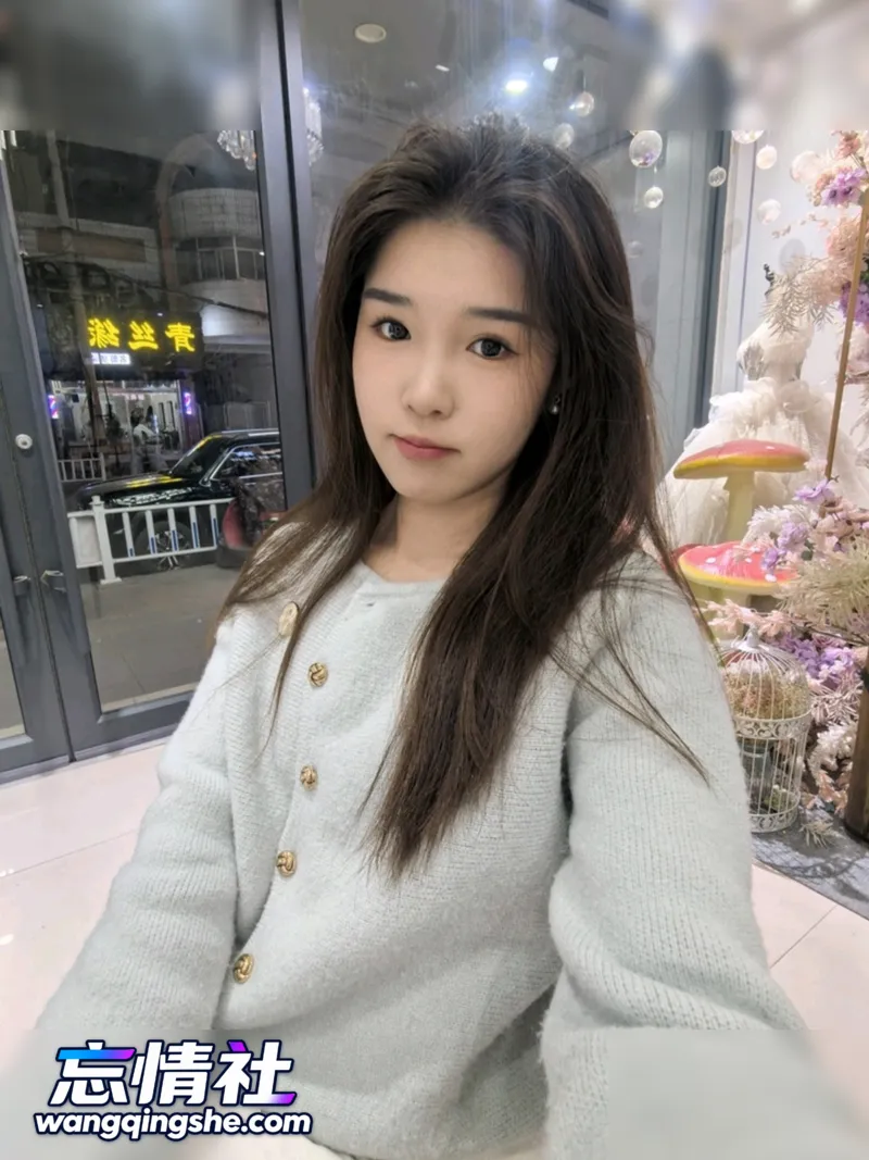 【原档无水印】白天女神晚上母狗，戴项圈狗链进酒店门…【19V/11P/1.2G/PIKPAK】