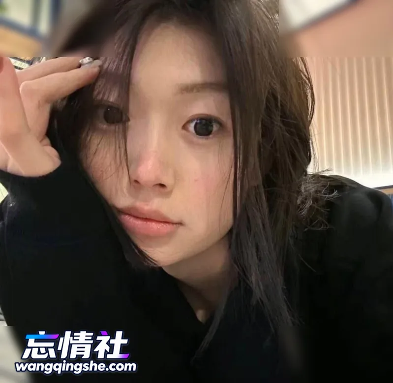 【绿帽泄密】19岁学生妹，身材颜值都不错，有扣B特写视…【3V/316M/PIKPAK】