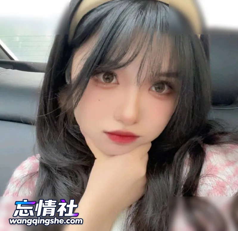 【原档无水印】可爱大眼萌妹＋乖巧外表＋舔脚嗦趾＋后..【13V/7P/1.1G/PIKPAK】