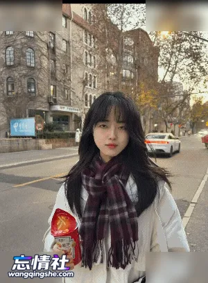 【原档无水印】一转眼就换上粉黑女仆装蕾丝眼罩双马尾…【PIKPAK】