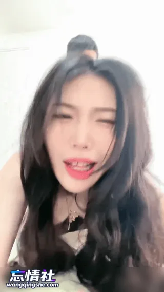 【主播】高颜值御姐和金主约个炮还自己拿手机边拍边喊…【8V/1.8G/PIKPAK】