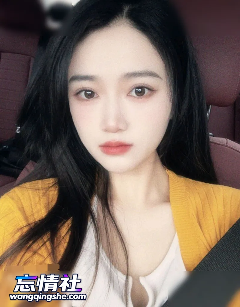云盘高质露脸泄密！明星级美女私下极度反差，筷子腿丝…【1V/8P/1.3G/PIKPAK】