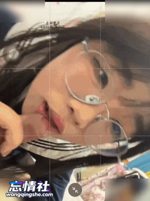 【素人泄密】超嫩反差眼镜学妹，黑丝jk反差口爆无套骑乘…【1V/218M/PIKPAK】