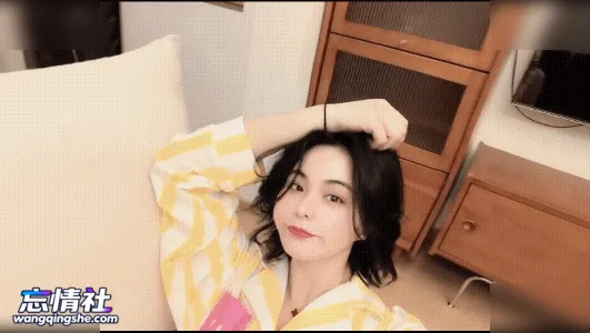 短发女神的天花板御姐Mico，172cm九头身大长腿，精致脸蛋…【2V/40P/182M/PIKPAK】
