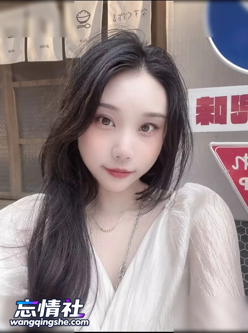 【原档无水印】婚纱巨乳妹子，奶子又大又紧实 还得是嫩…【10V/47P/282M/PIKPAK】