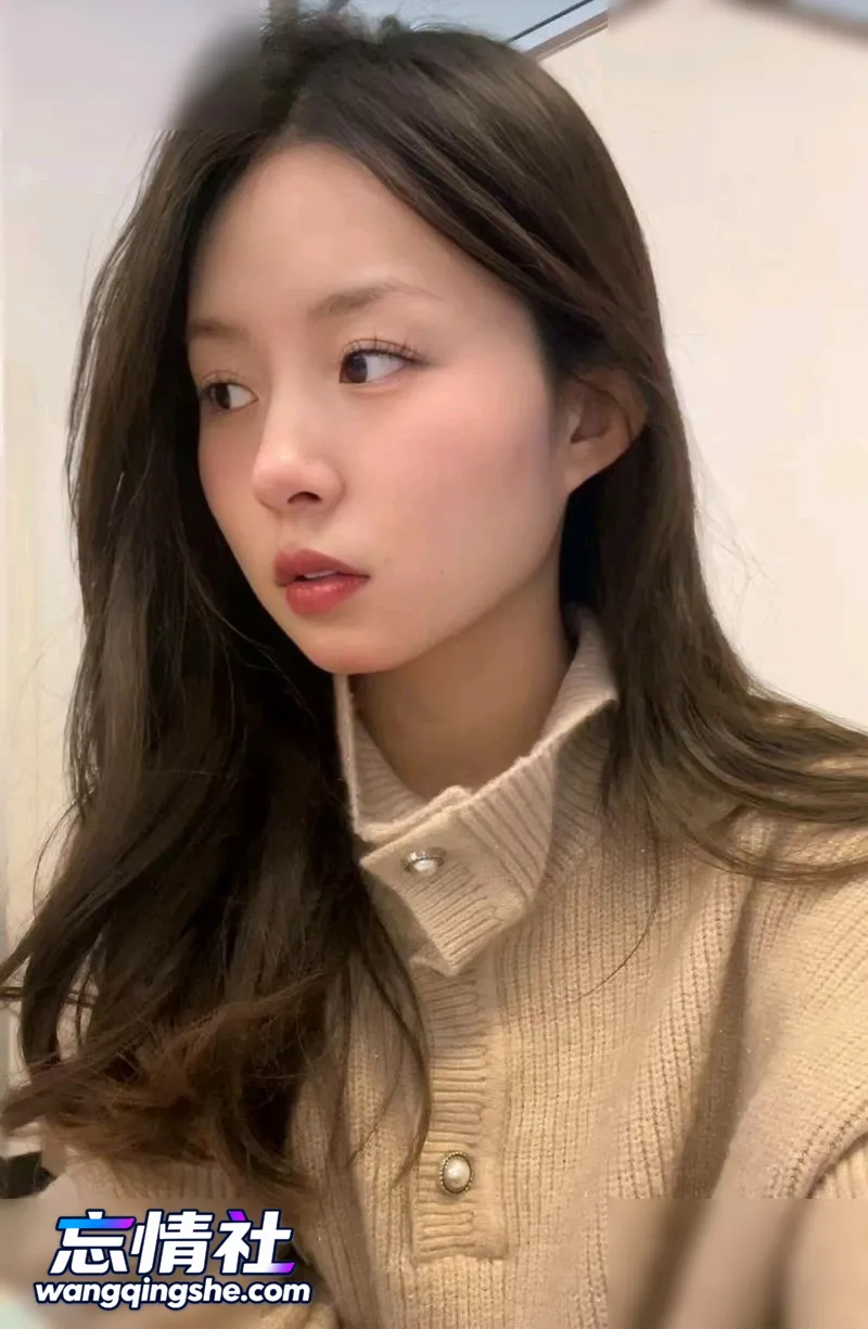【原档泄密】北京小红书美女，被男友调教骚的不行【23V/27P/646M/PIKPAK】