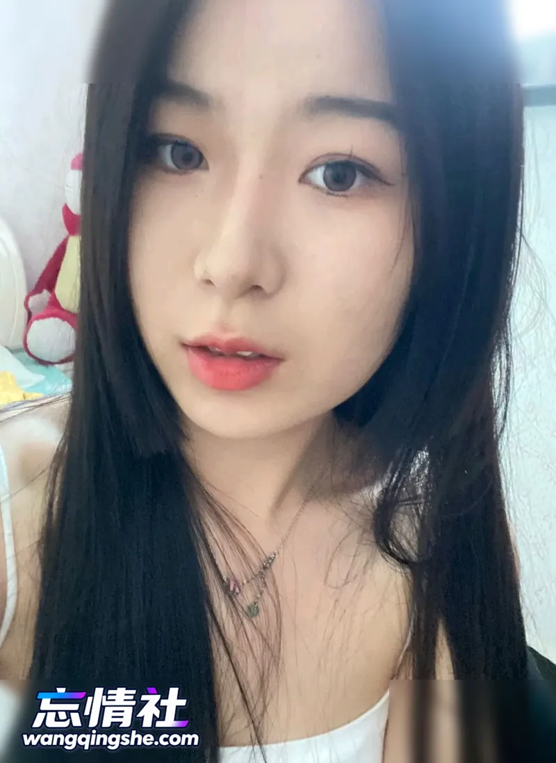 【原档无水印】清纯长发白衣妹躺在床上双腿大开被猛烈…【PIKPAK】