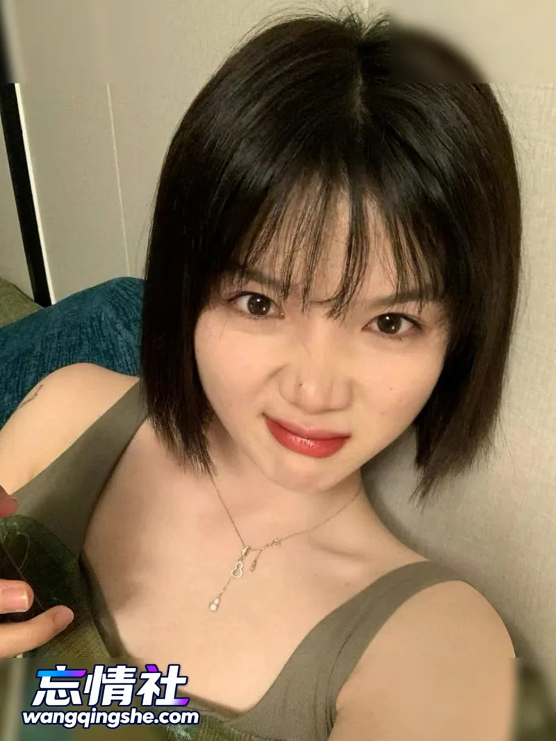 【原档无水印】贵州六盘水漂亮的小姐姐，小姐姐身材很…【PIKPAK】
