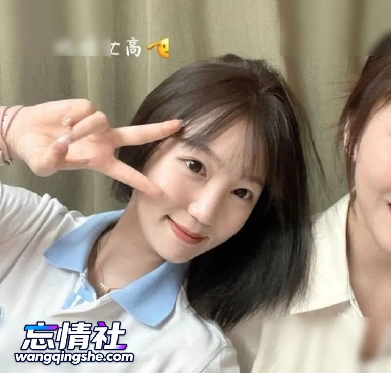 【原档无水印】端庄的小学老师，私下是顶级美乳反差母…【25V/8P/385M/PIKPAK】