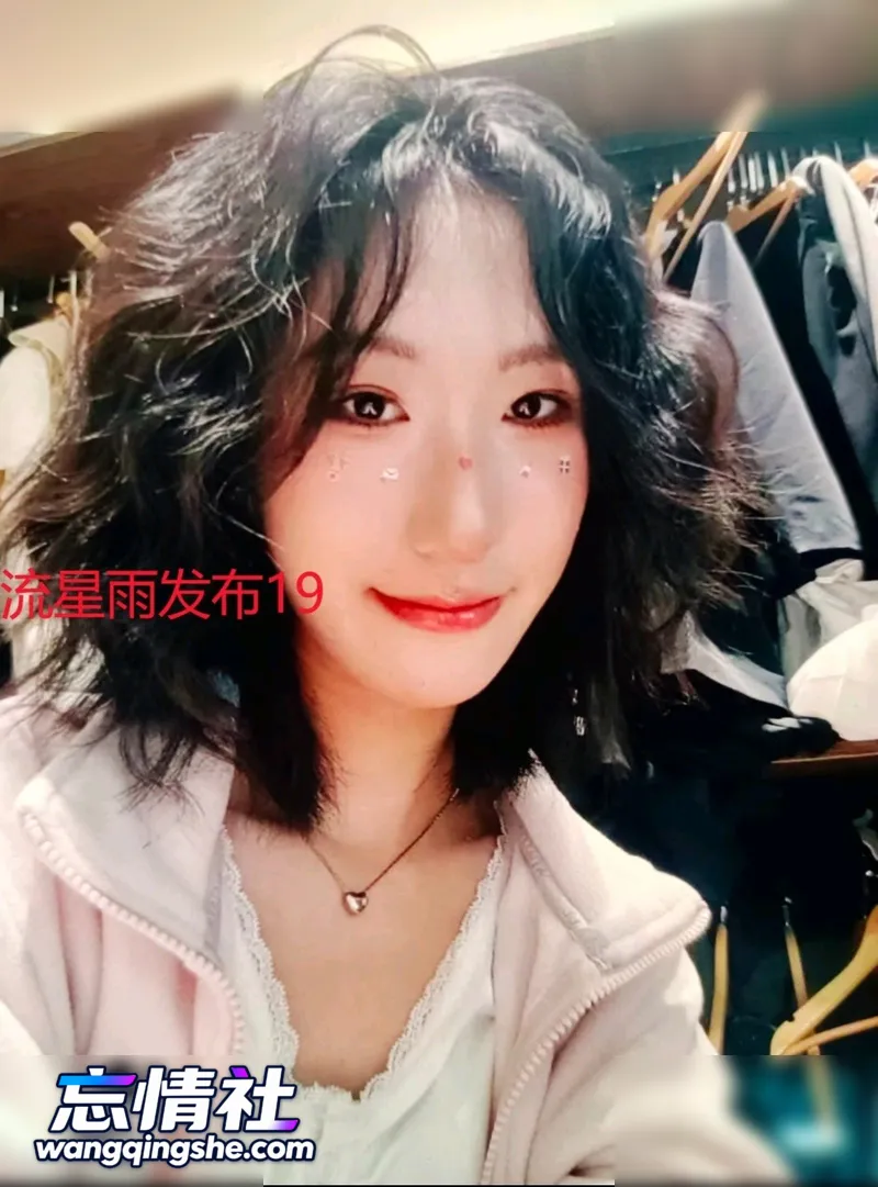 【原档无水印】素颜大屁股女友, 主动给男友深喉口交舔鸡…【33V/10P/3.8G/PIKPAK】