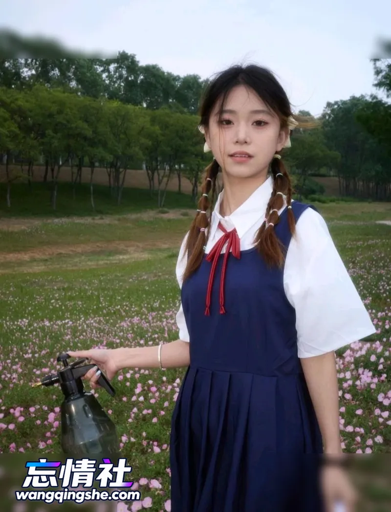 【原档无水印】高颜值少女少女味儿十足，嘴里塞着口塞…【PIKPAK】